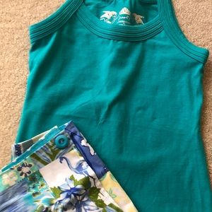 ♦️3 for 12♦️Girls/junior tank top size M